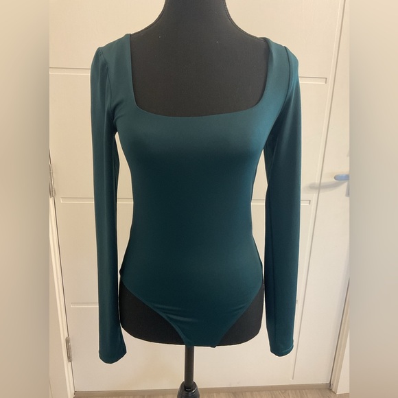 ***SWS Contour** Square Neck Green Long Sleeve Bodysuit . - Picture 4 of 10